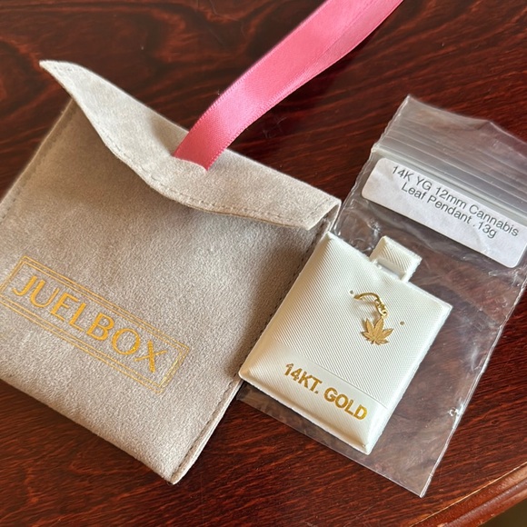 Jewelry - 14K Gold Cannabis Leaf Pendant